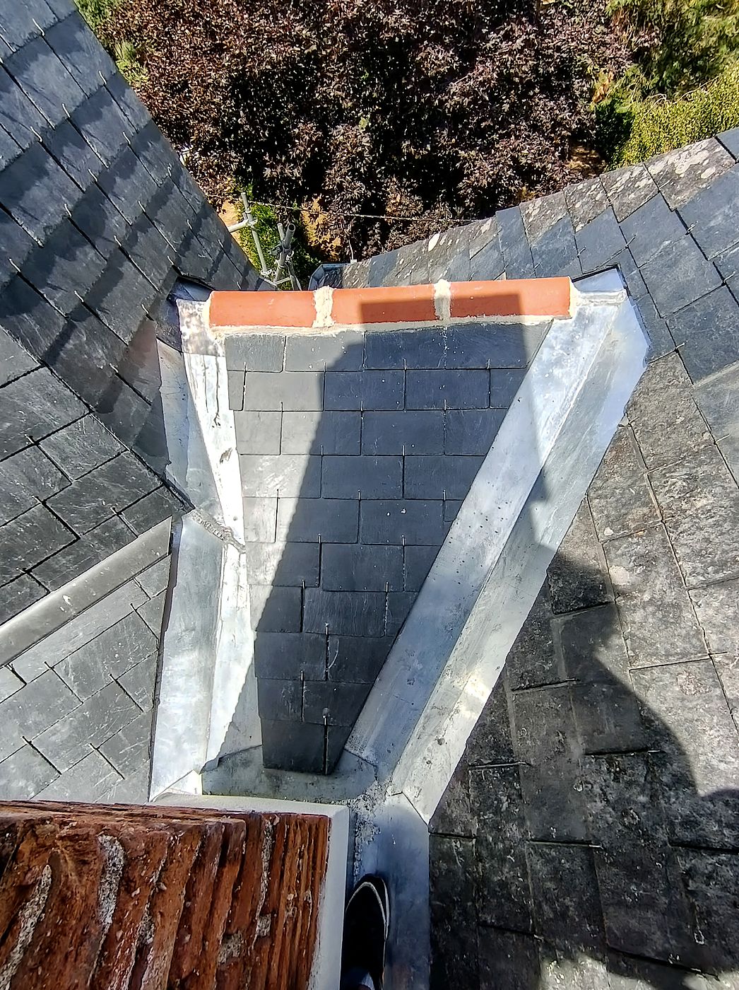 Souche de cheminée reprise et abergée en zinc — notre chantier